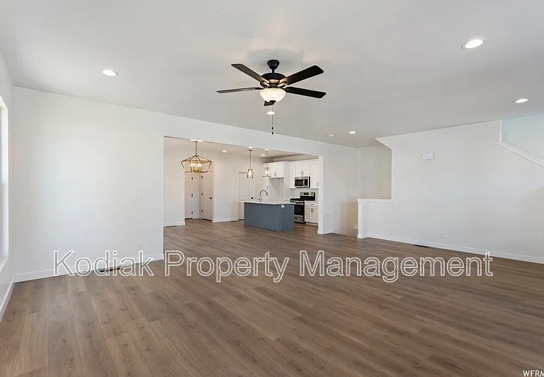 991 W Shoreline Dr — Photo 22