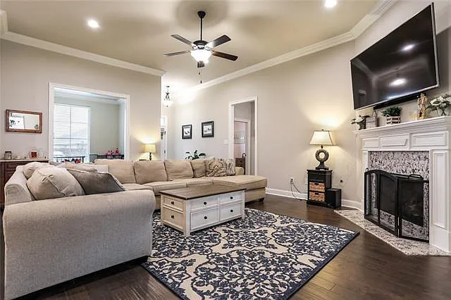 227 Ashton Parc — Photo 4