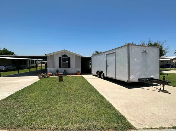 110 Autumn Ln, Zapata, TX 78076