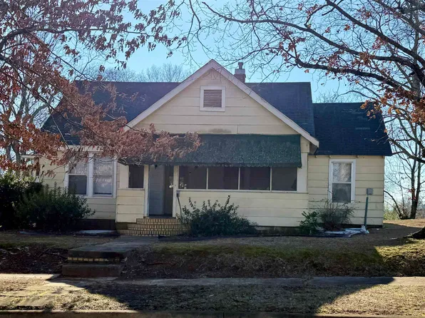 1311 E 30th St, Sheffield, AL 35660