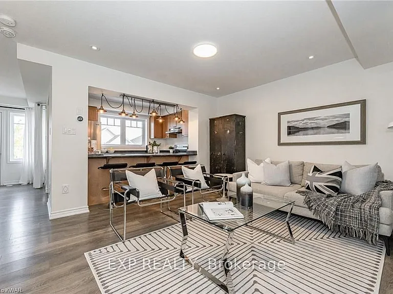 8 Stratus St — Photo 8