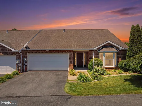 456 Moss Spring Ave, Greencastle, PA 17225