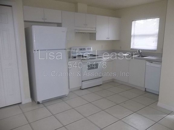 2nd image of 2405 Lantana Ave