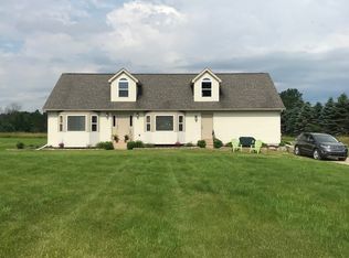 3174 Howland Rd, Almont, MI 48003