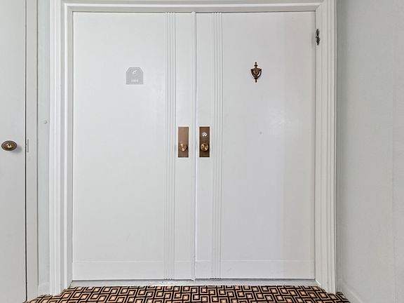 3rd image of 1900 Consulate Place #1004