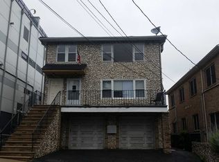 3 Arlington Ter, Edgewater, NJ 07020