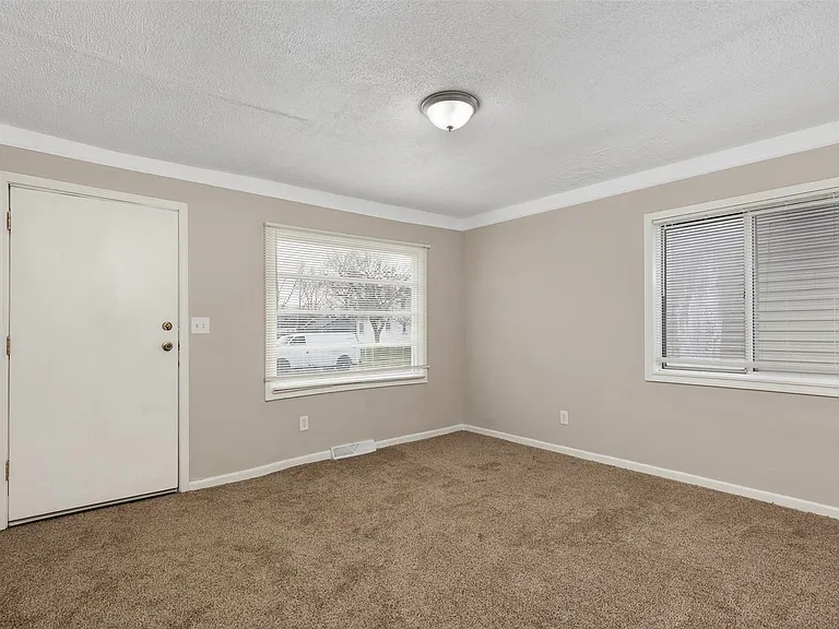 8477 Prospect Ave — Photo 3