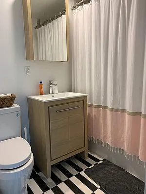 Rented by Nooklyn NYC LLC | media 52