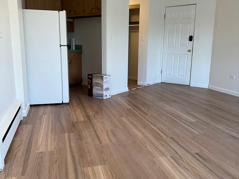 1515 W Wisconsin Ave #4 — Photo 6