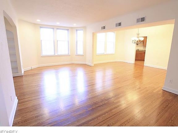 3rd image of 15700 Van Aken Blvd APT 20