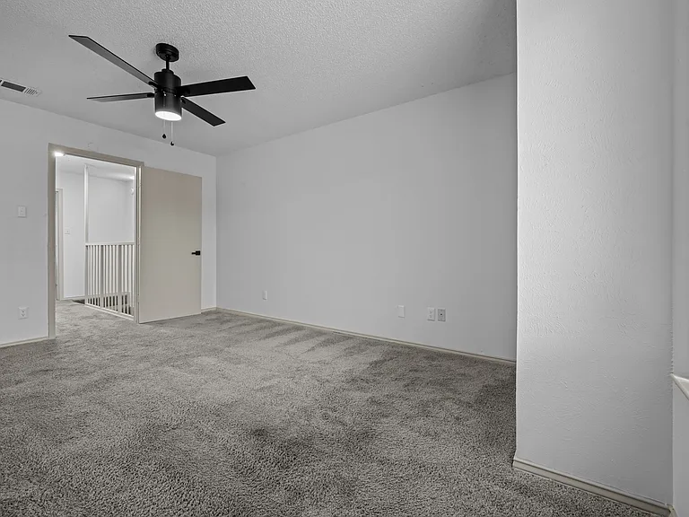 Little Creek Apartments — Photo 33
