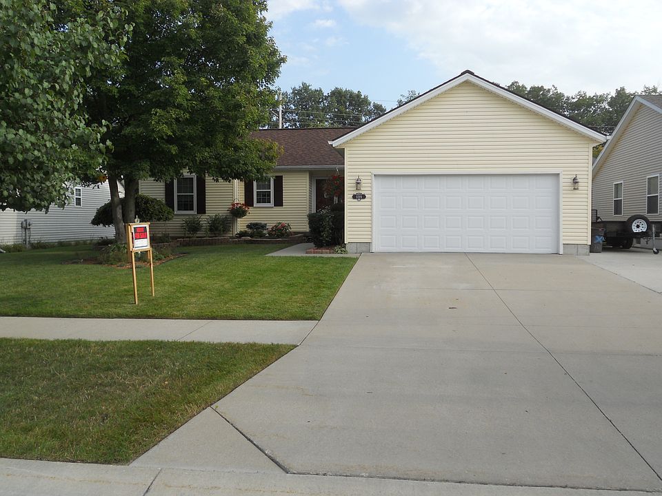 1st image of 1215 Emerald Ct