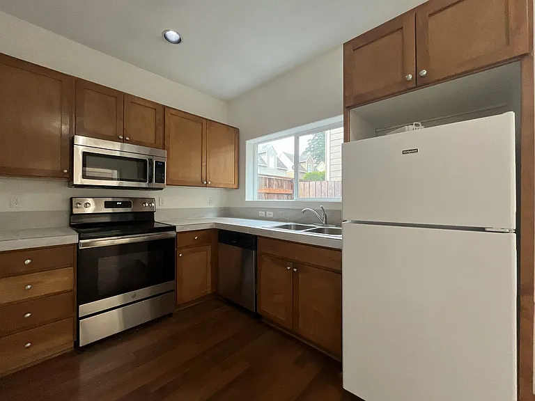 1517 SE 127th Ave #9 — Photo 6
