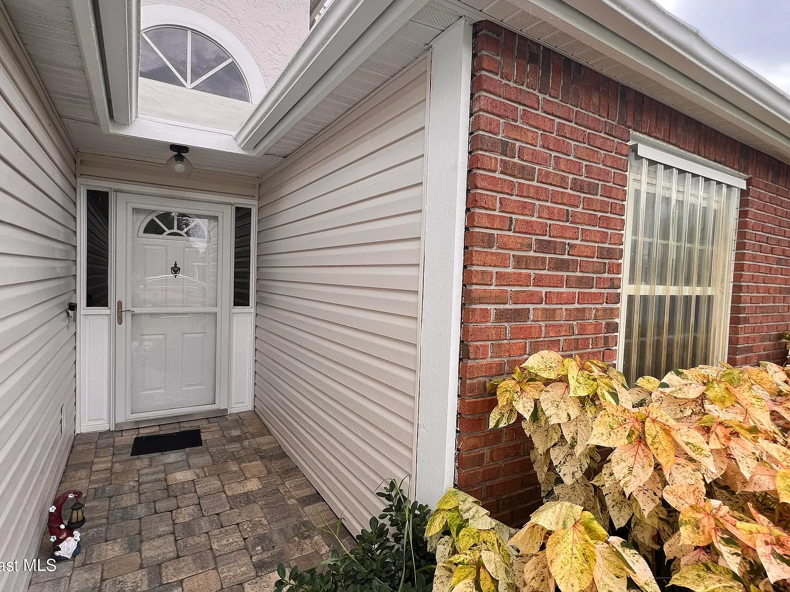 3 bed, 2.0 bath, 1483 sqft, $1,950 — Photo 2