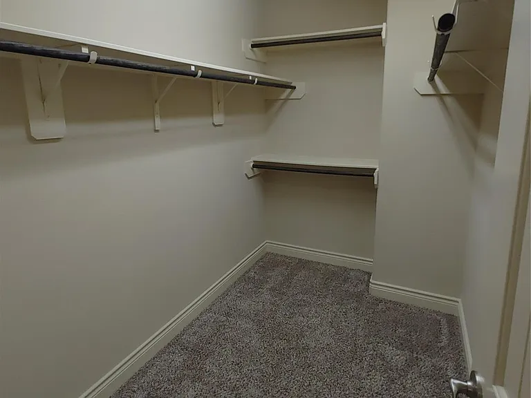 9014 Meacom Dr — Photo 33