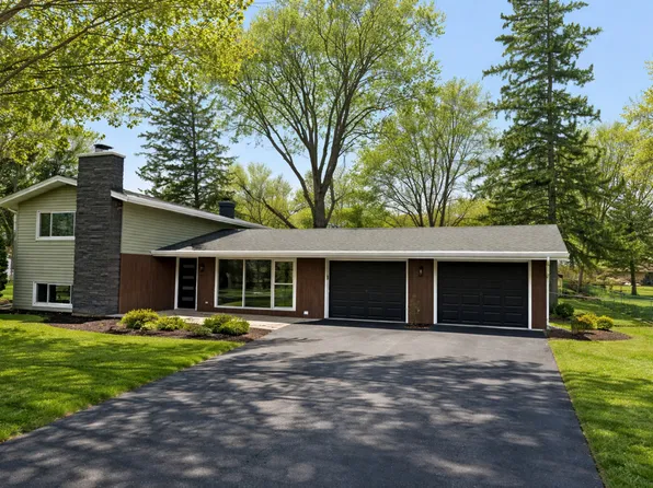 126 Rosedale Ct, Bloomingdale, IL 60108