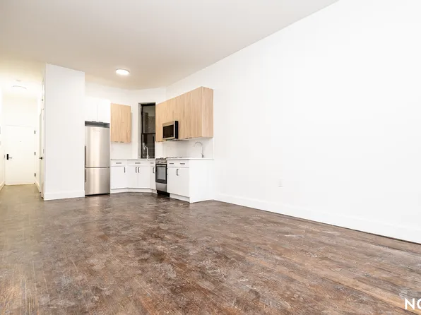 647 Willoughby Avenue image 1 of 11