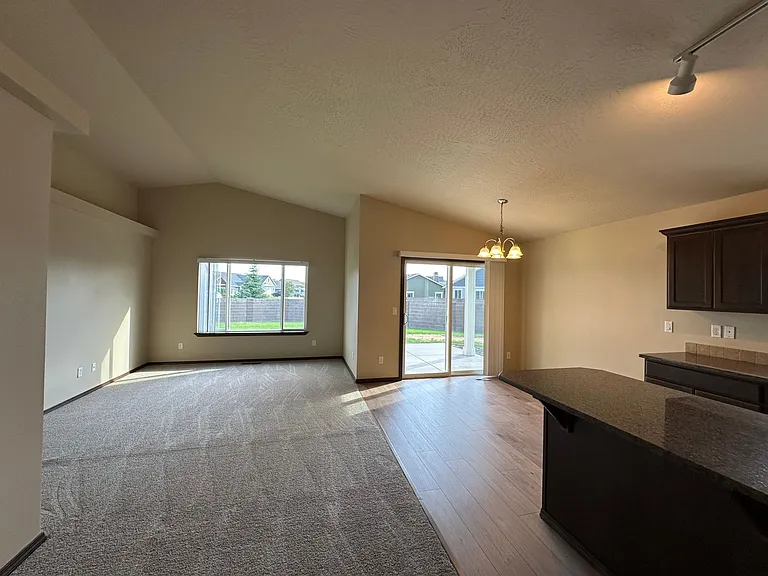 7810 W Kayak Ct — Photo 3
