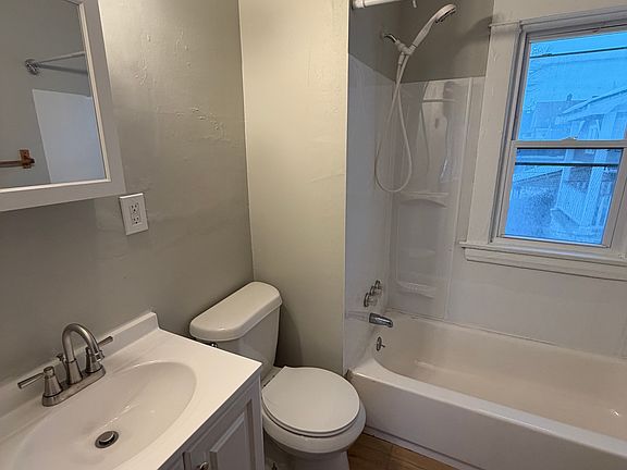 2nd image of 2973 E 130th St APT 4