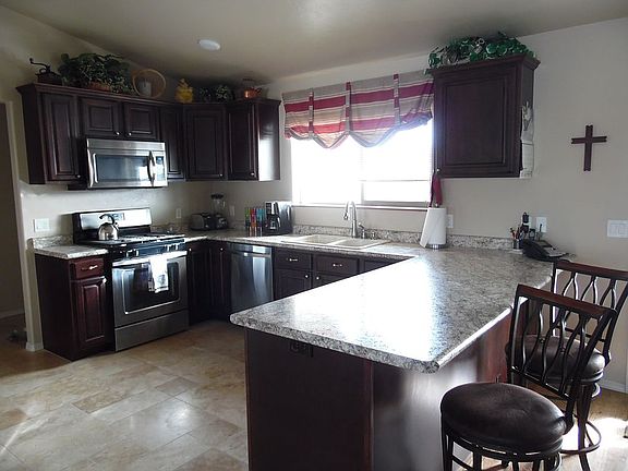 4th image of 1323 Peppertree Dr