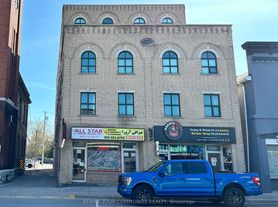 15207 Yonge St, Aurora, ON