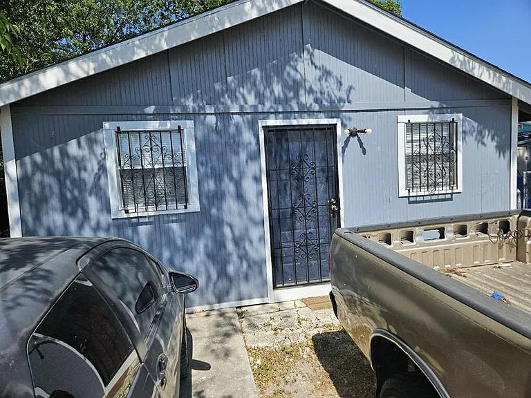 3802 El Paso St #2 — Photo 2