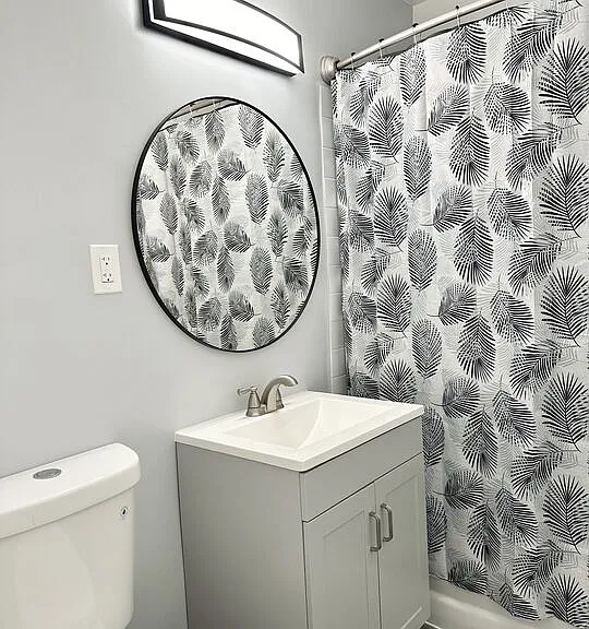 6795 N Paramount Blvd — Photo 9