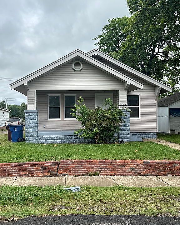 1st image of 823 N 41st St