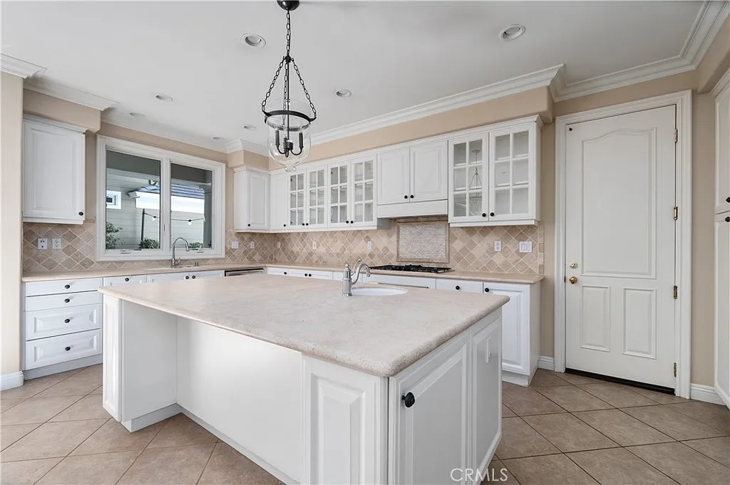 3 bed, 2.5 bath, 2476 sqft, $11,000 — Photo 4