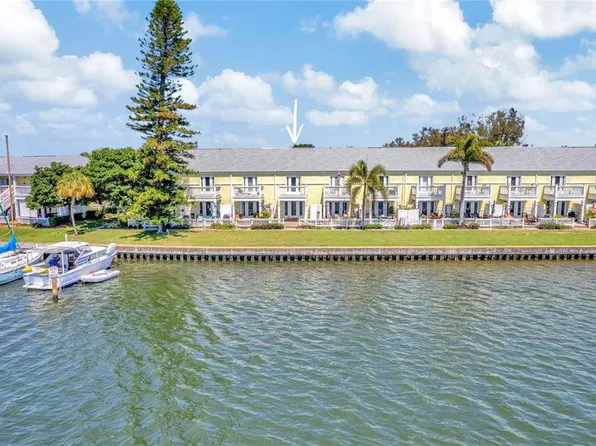 3743 Pompano Dr SE, Saint Petersburg, FL 33705