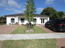 1671 SW 44th Ter, Fort Lauderdale, FL