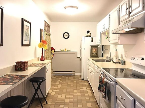 4th image of 8 Summer St APT 205
