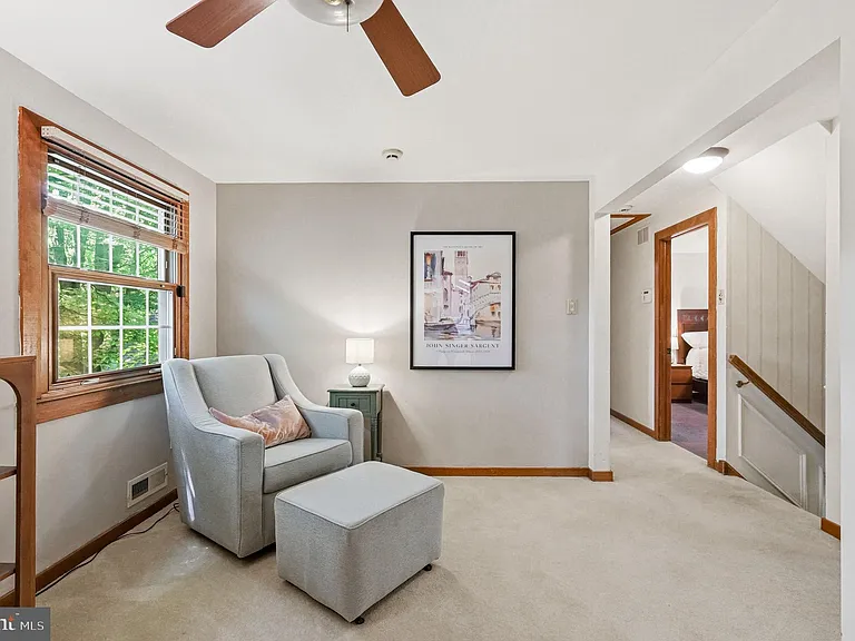 12 Hessian Way — Photo 31