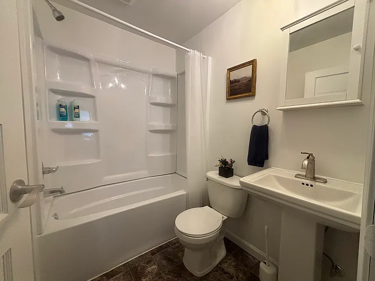1321 N Brookfield St — Photo 16