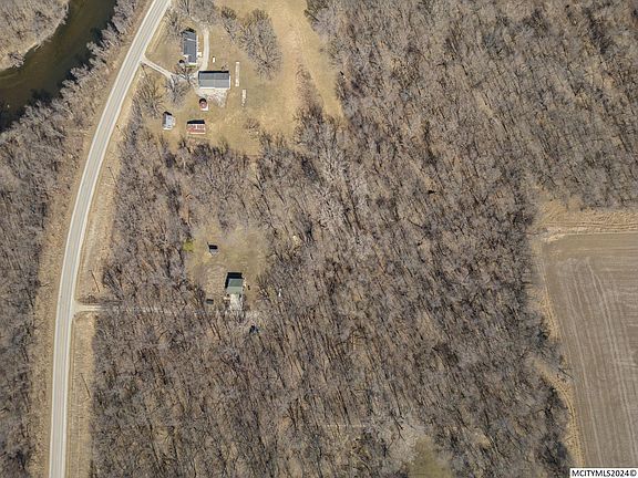 3rd image of 1860 Zinnia Ave