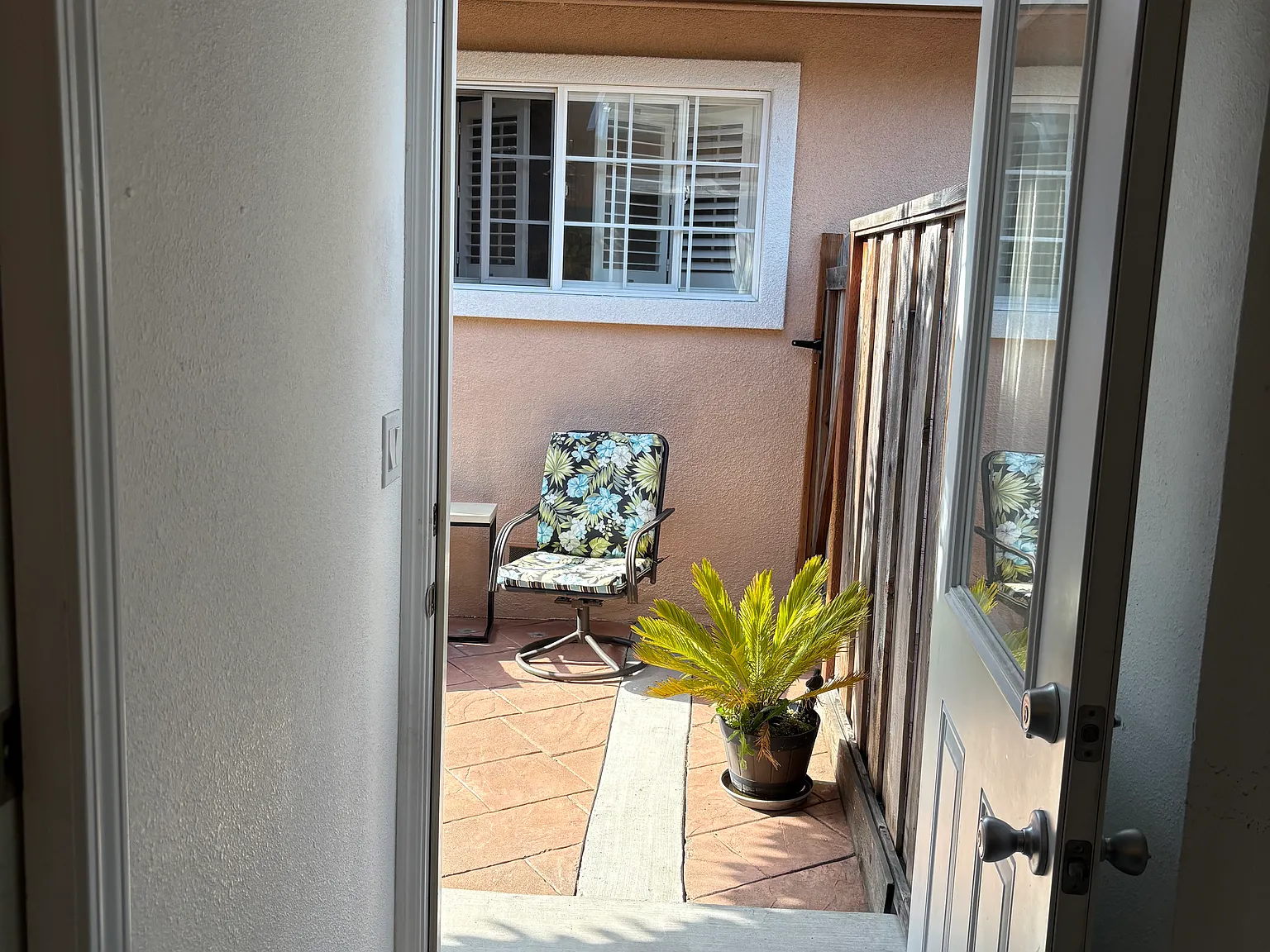 Studio, 350 sqft, $2,650 — Photo 3