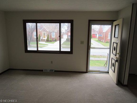 2nd image of 3021 North Ave