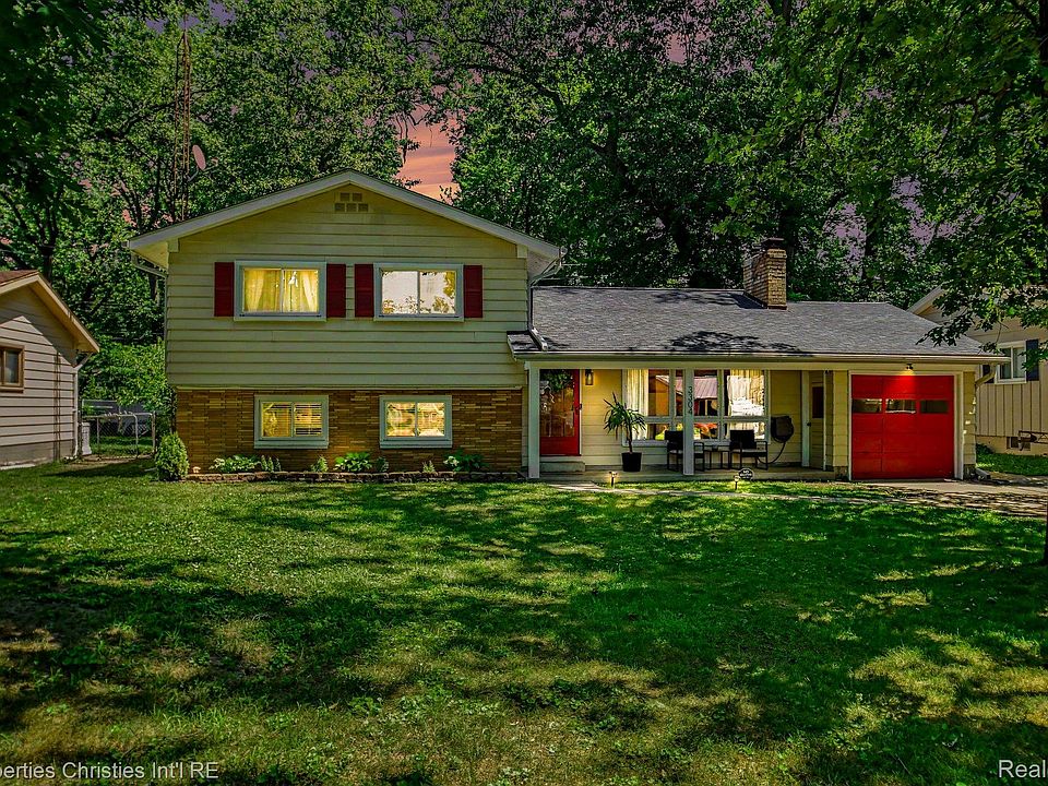 1st image of 3304 Riverside Dr
