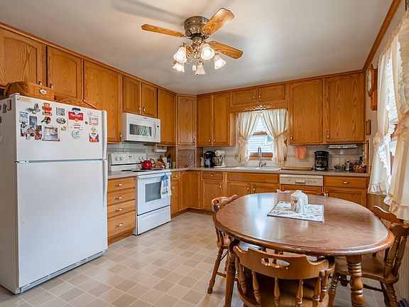 4th image of 369 13th St NE