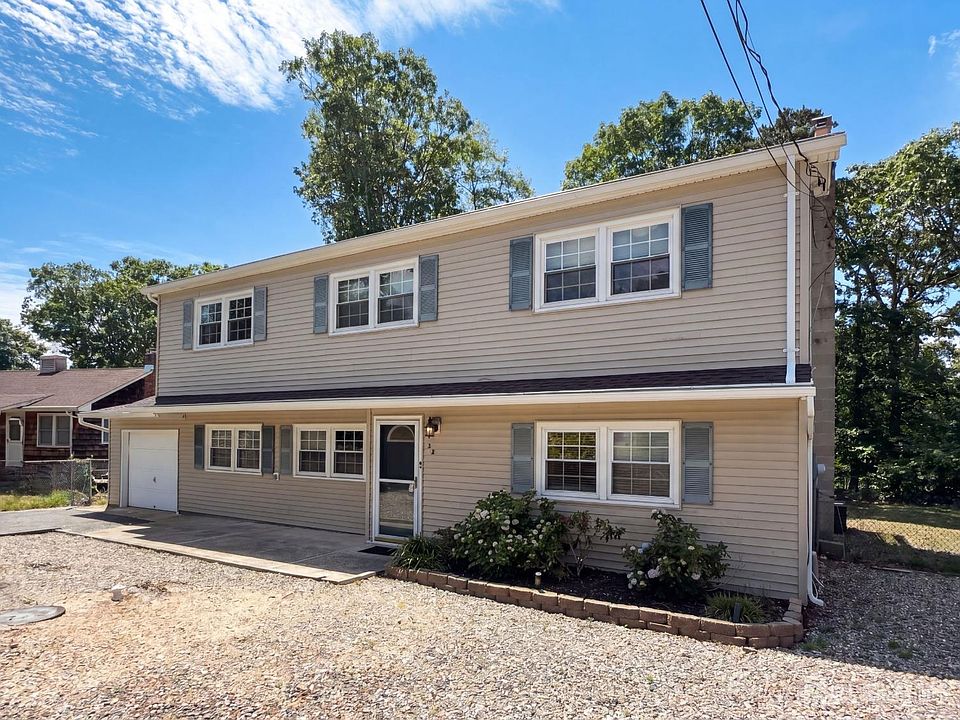 1st image of 24 Hogan Ct