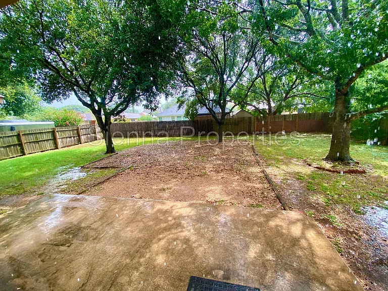 209 N Blue Ridge Pkwy — Photo 25