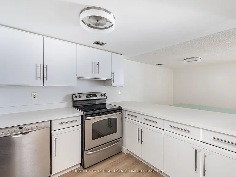 30 Wellington St E #1006 — Photo 22