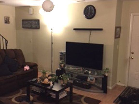 3rd image of 1417 Quaker Ln Unit 127-B