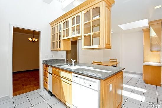 3rd image of 36 Juanita Way