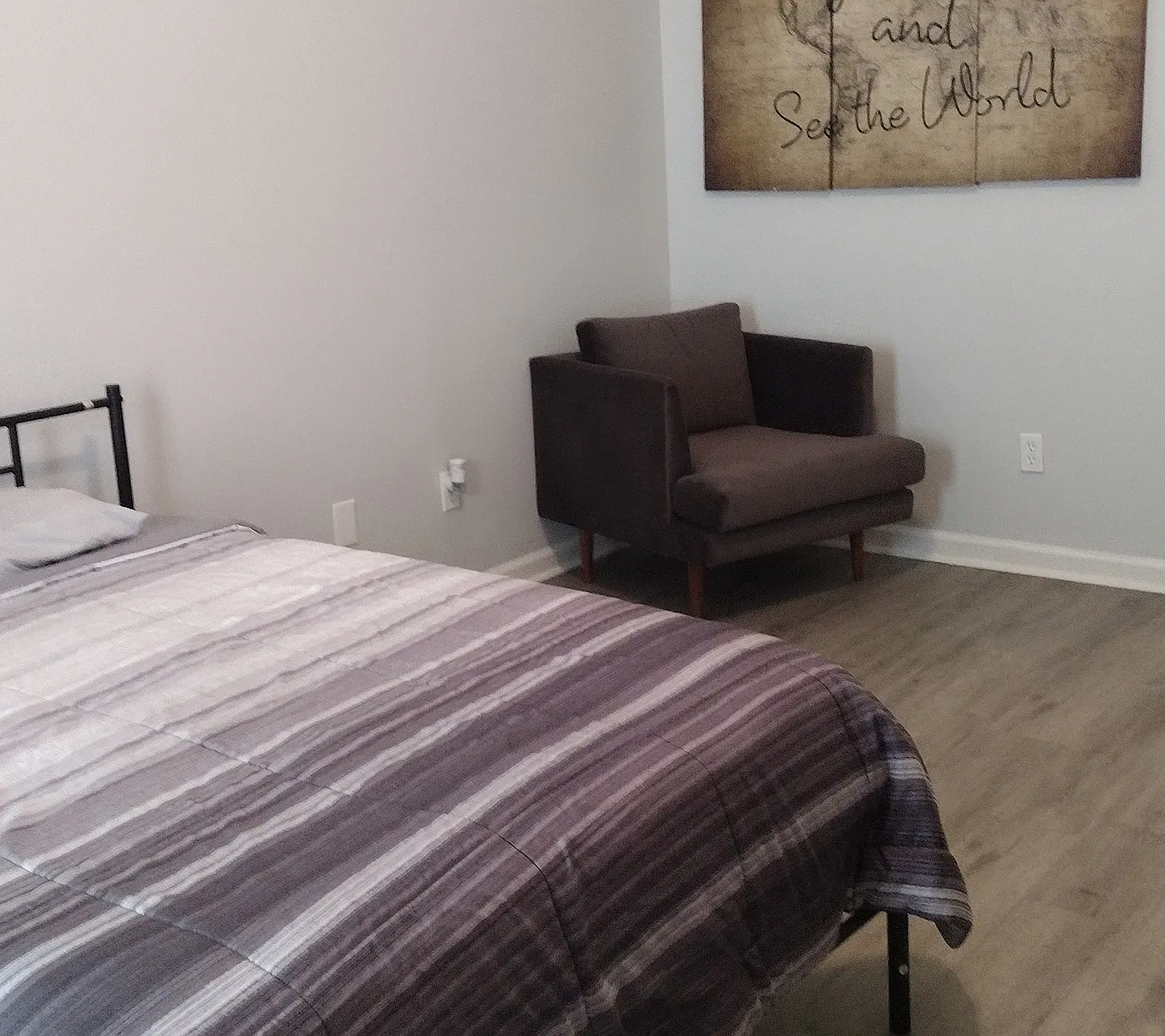 1 bed, 1.0 bath, 1500 sqft, $255 — Photo 2