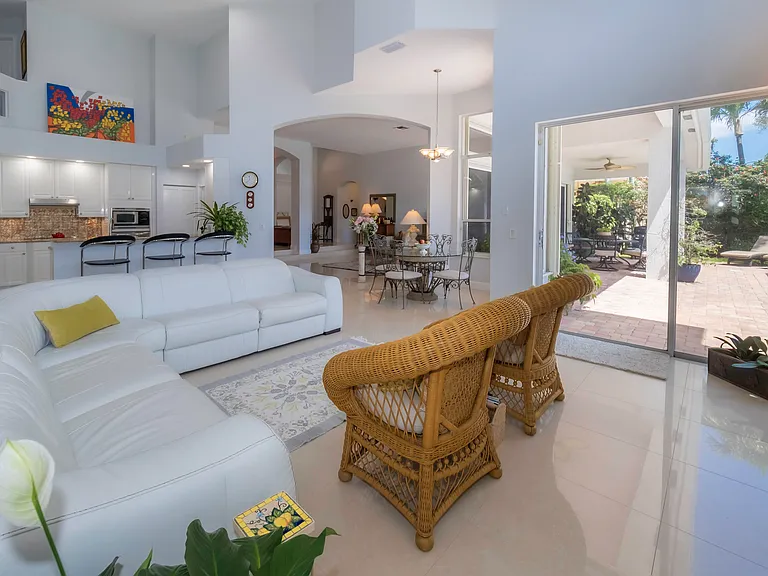 10849 Bal Harbor Dr — Photo 31