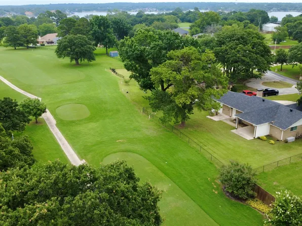 104 Kiowa Dr W, Lake Kiowa, TX 76240