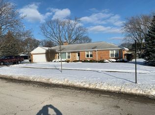 1605 Parkside Dr, Park Ridge, IL 60068