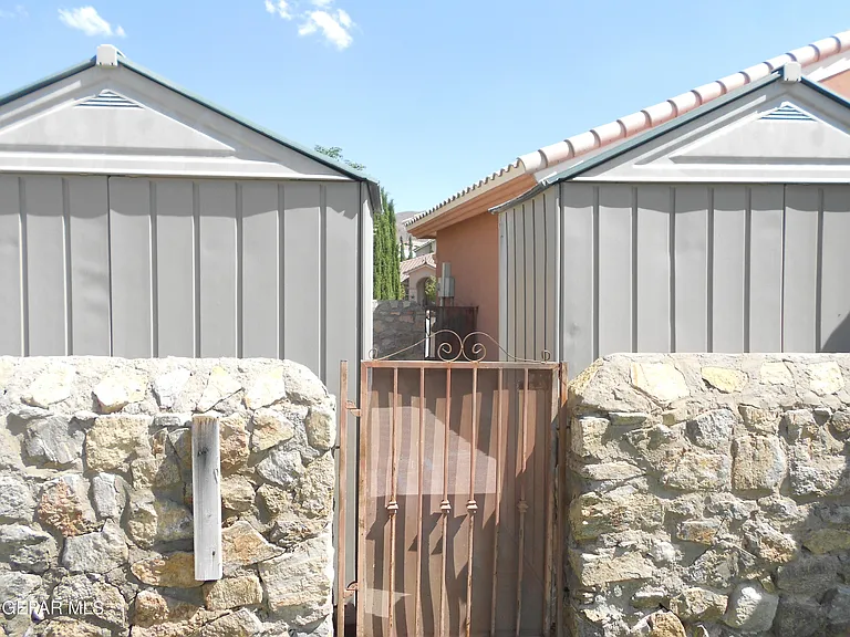 1201 Brown Ridge Pl — Photo 36
