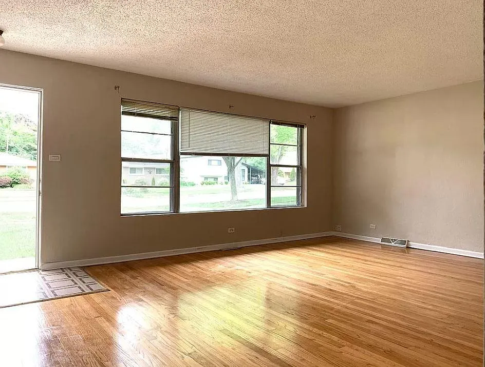 519 Kipling Court — Photo 3